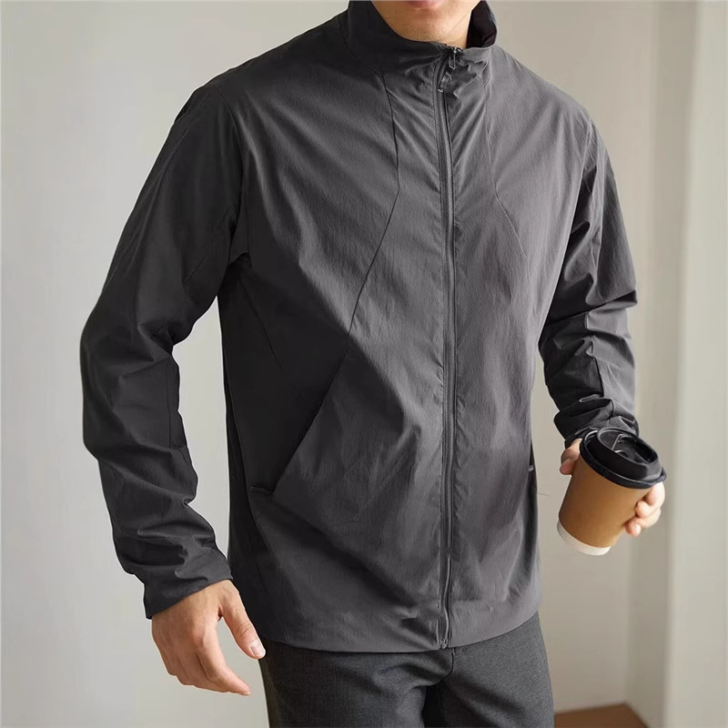 Outdoor Adventure Windbreaker - سترات رجالي للمغامرة جاهزة لخريف 2025