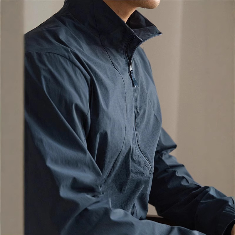 سترات رجالي للمغامرة جاهزة لخر - مراجعة Outdoor Adventure Windbreaker وسعره